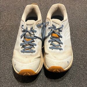 Women’s size 10 Oboz Katabatic Wind Low